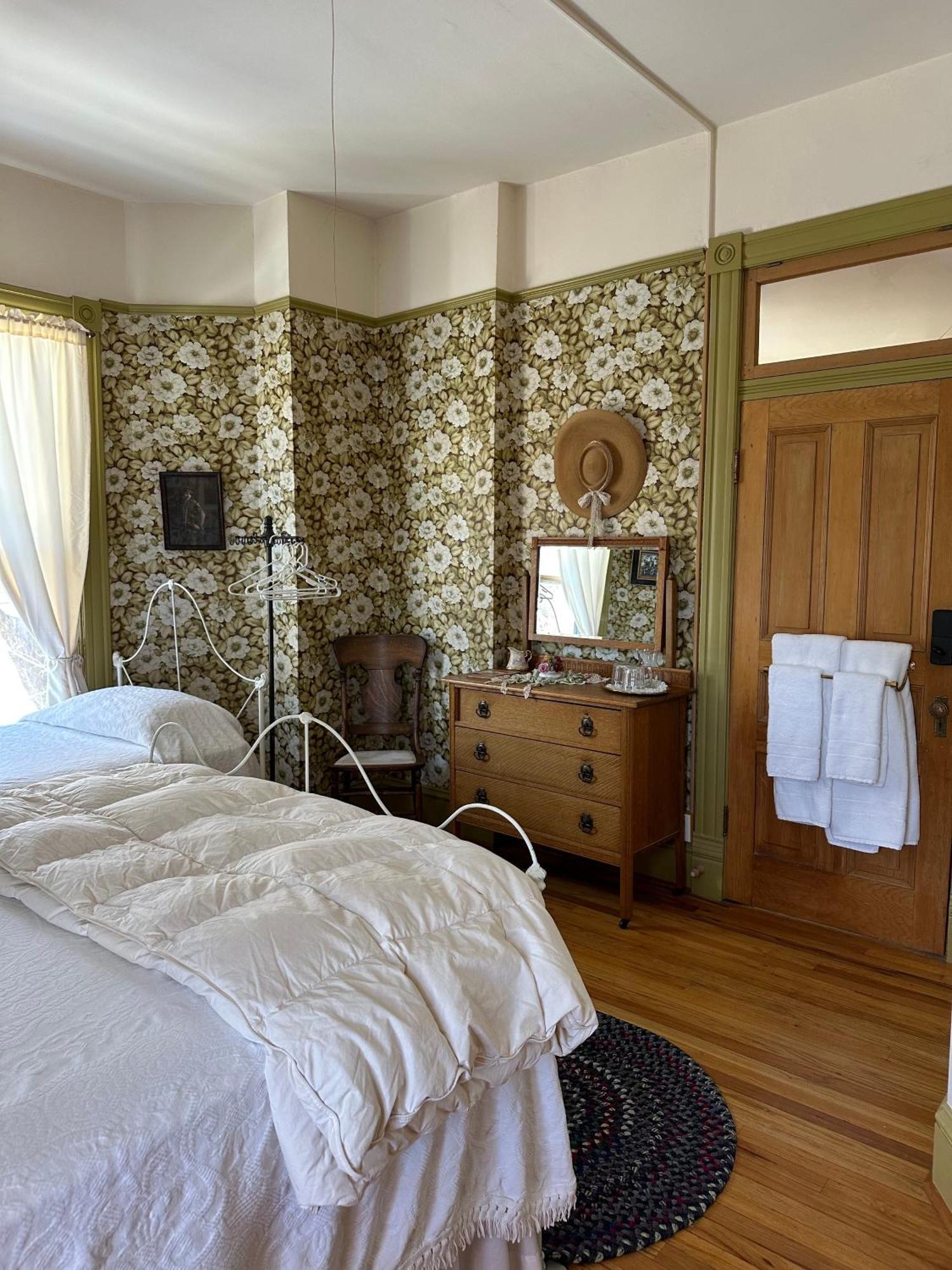 Gable House Bed And Breakfast Inn Дуранго Экстерьер фото