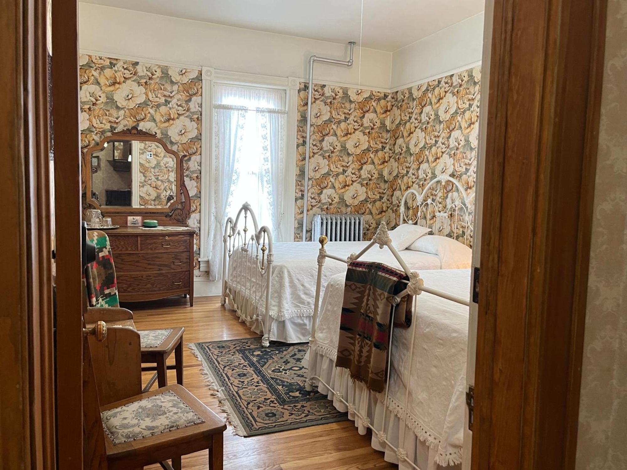 Gable House Bed And Breakfast Inn Дуранго Экстерьер фото